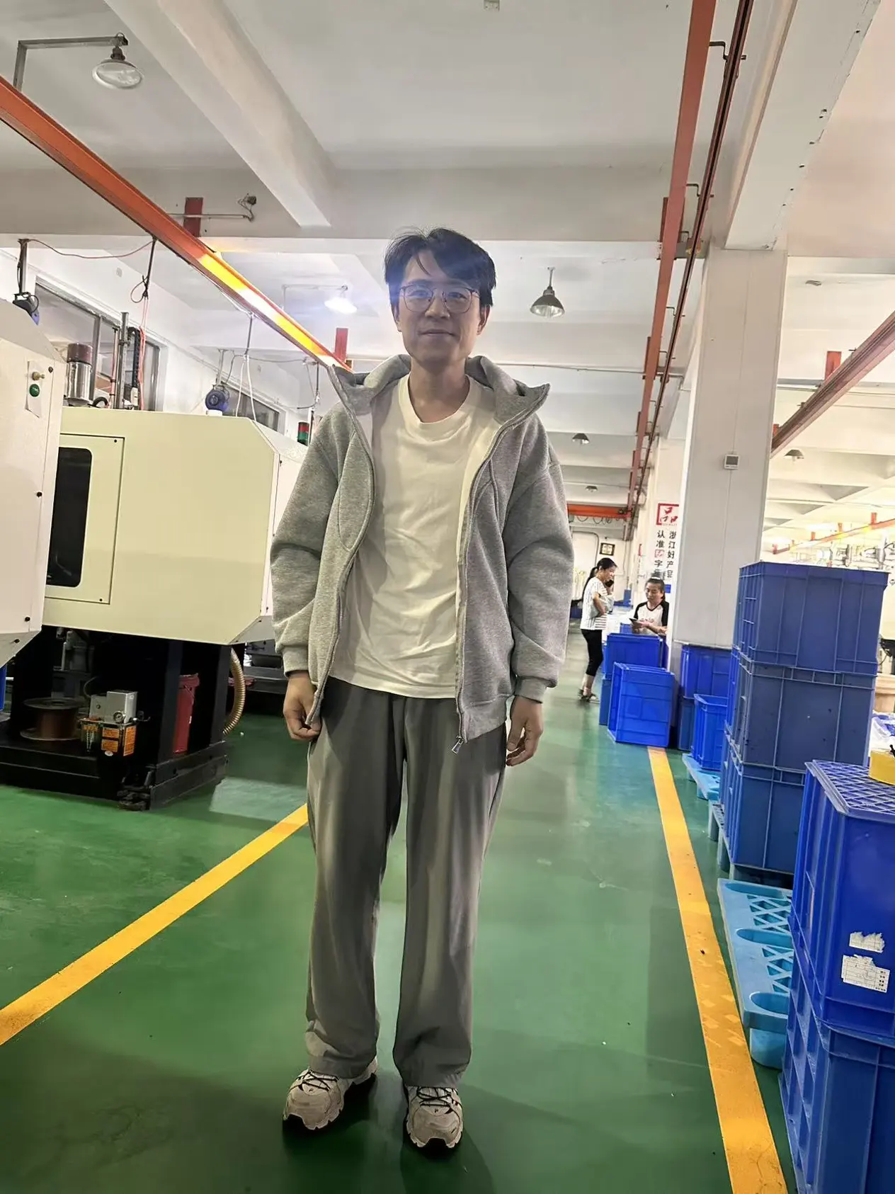 Carson GE on the floor of an injection molding factory
