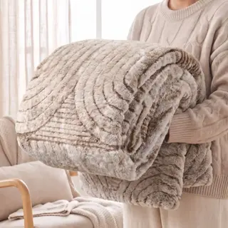 Beige Wave Pattern Faux Fur Blanket
